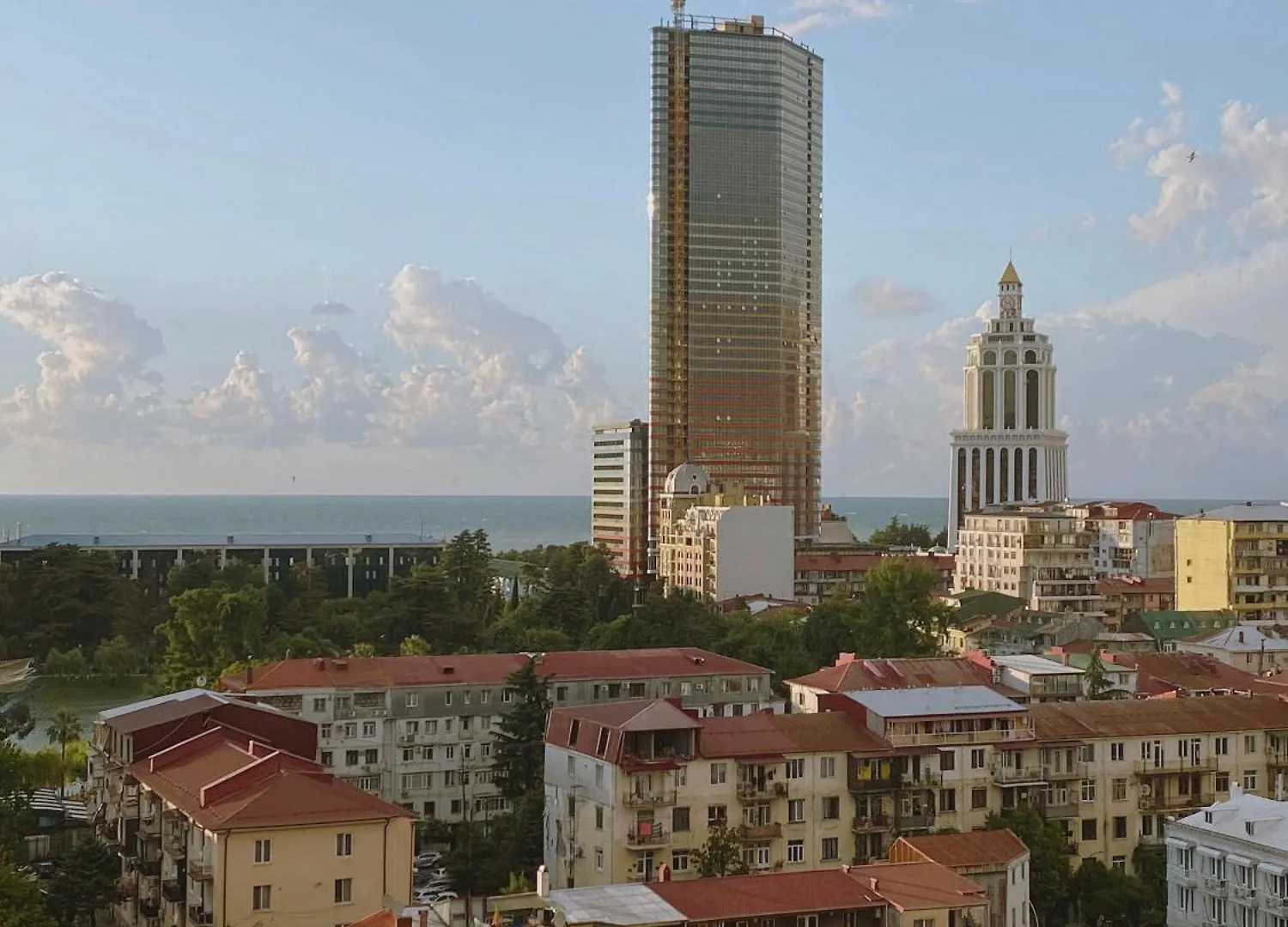 Spacious Apartment In The Center Of Batumi