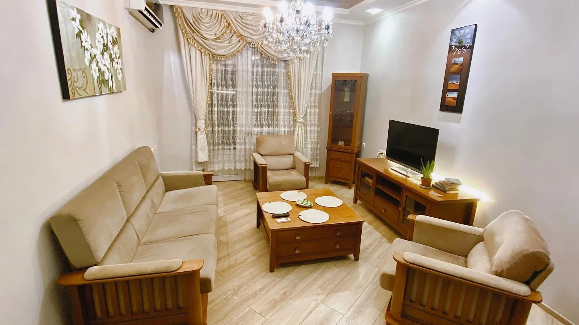 Spacious Apartment In The Center Of Batumi